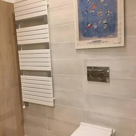 Bilocale Moderno 5 Minuti Mare, Posto Auto Cond. *
